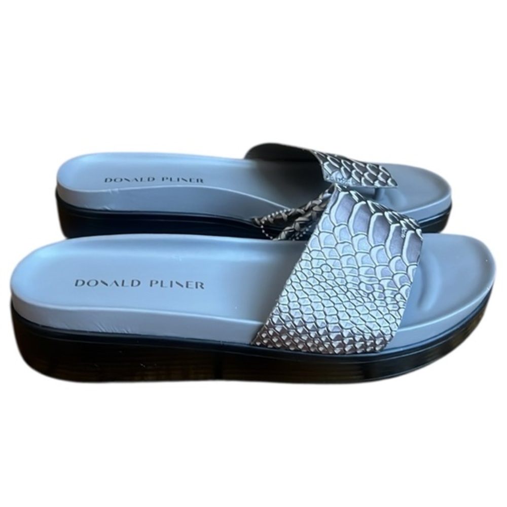 Donald Pliner Women's Fifi Slide Sandals in size 9